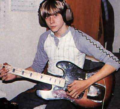 O jovem f Kurt Cobain s descobriu que os Beatles haviam se separado 6 nos depois!