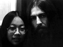 May Pang e George em 1974