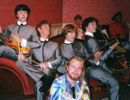 Rafael com John, Paul, George e Ringo